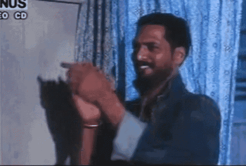 nana-patekar-clap.png